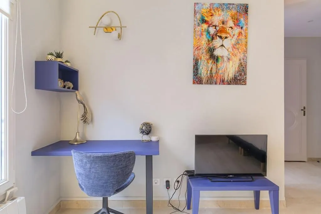 Appartement Fonctionnel Et Bien Situe, Coeur 6Eme Lyon 0*,  Fransa