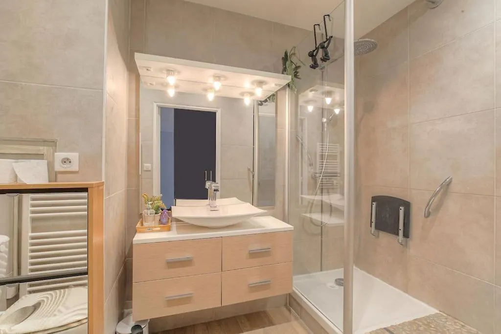 Apartamento Appartement Fonctionnel Et Bien Situe, Coeur 6Eme Lyon